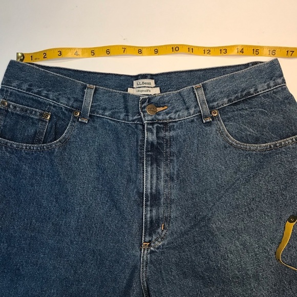 L.L. Bean Women's Original Fit High Waist Mom Jean Shorts Cut offs Size 14 - Picture 3 of 8